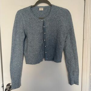 Abercrombie & Fitch Soft AF Pearl Buttoned Cardigan